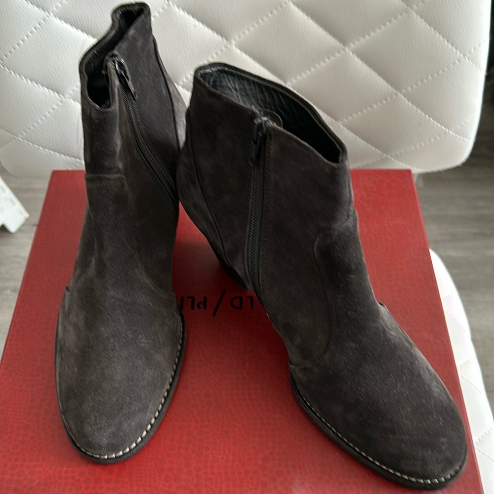 Paul green suede boots great condition